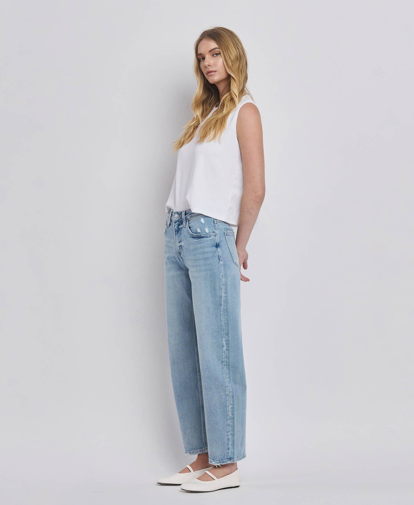 HIGH RISE BARREL LEG JEANS LV1407