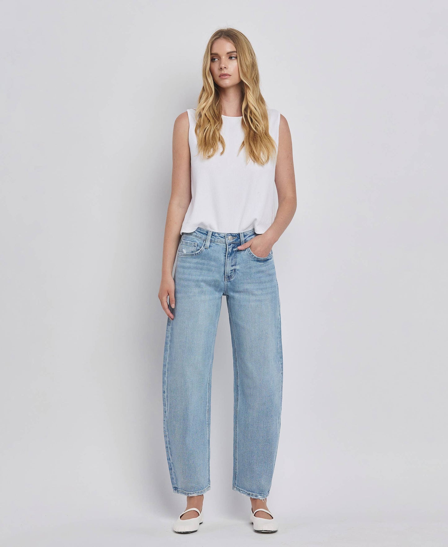 HIGH RISE BARREL LEG JEANS LV1407