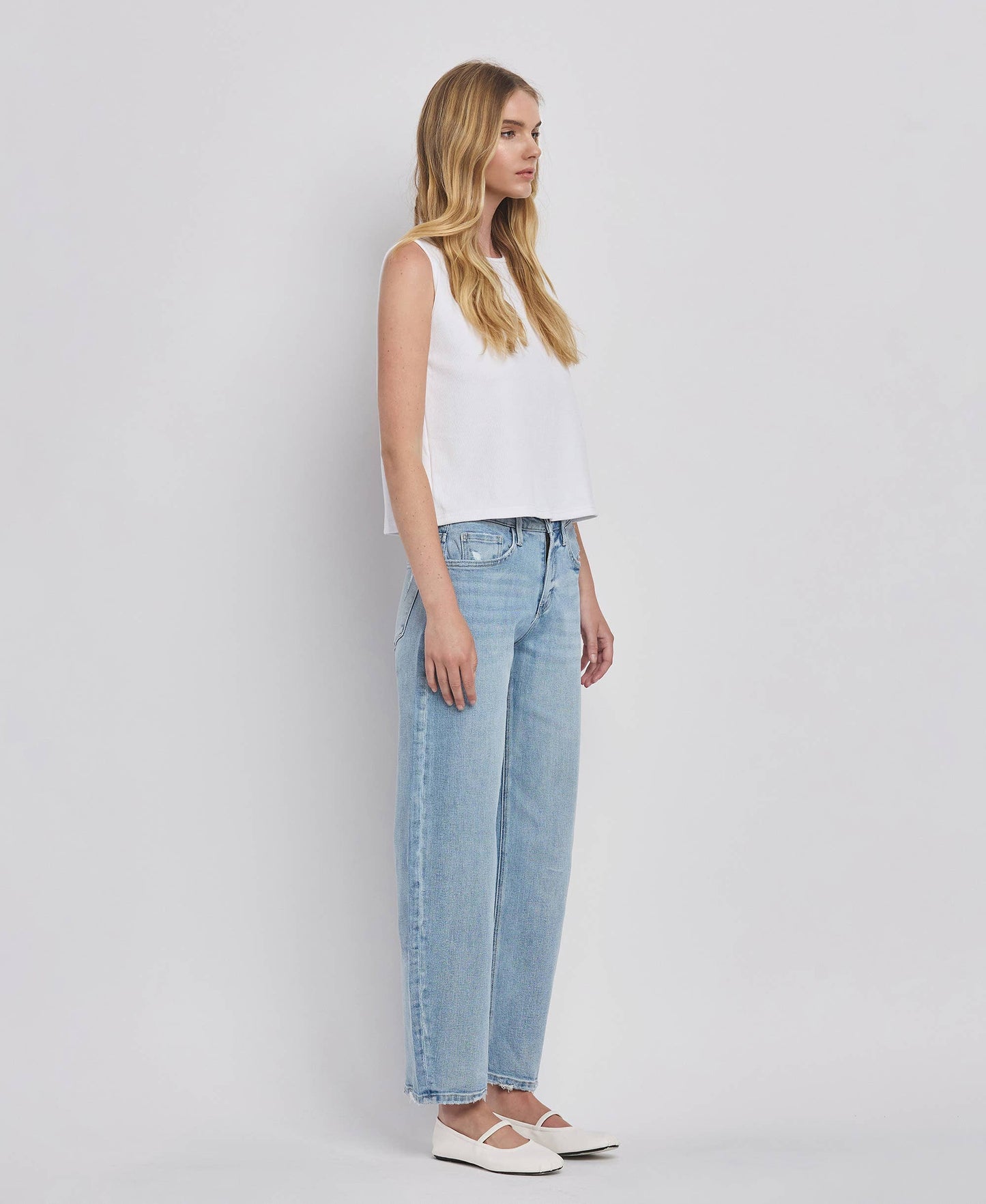 HIGH RISE BARREL LEG JEANS LV1407