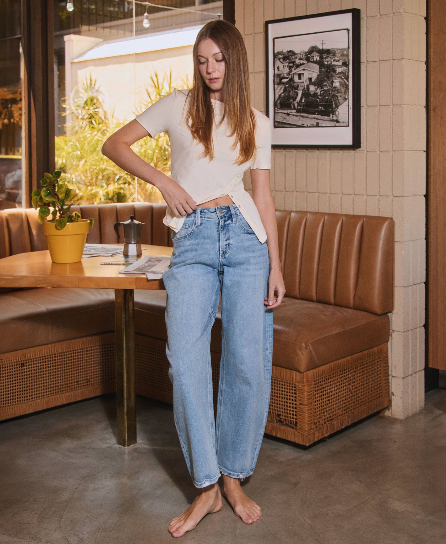 HIGH RISE BARREL LEG JEANS LV1407