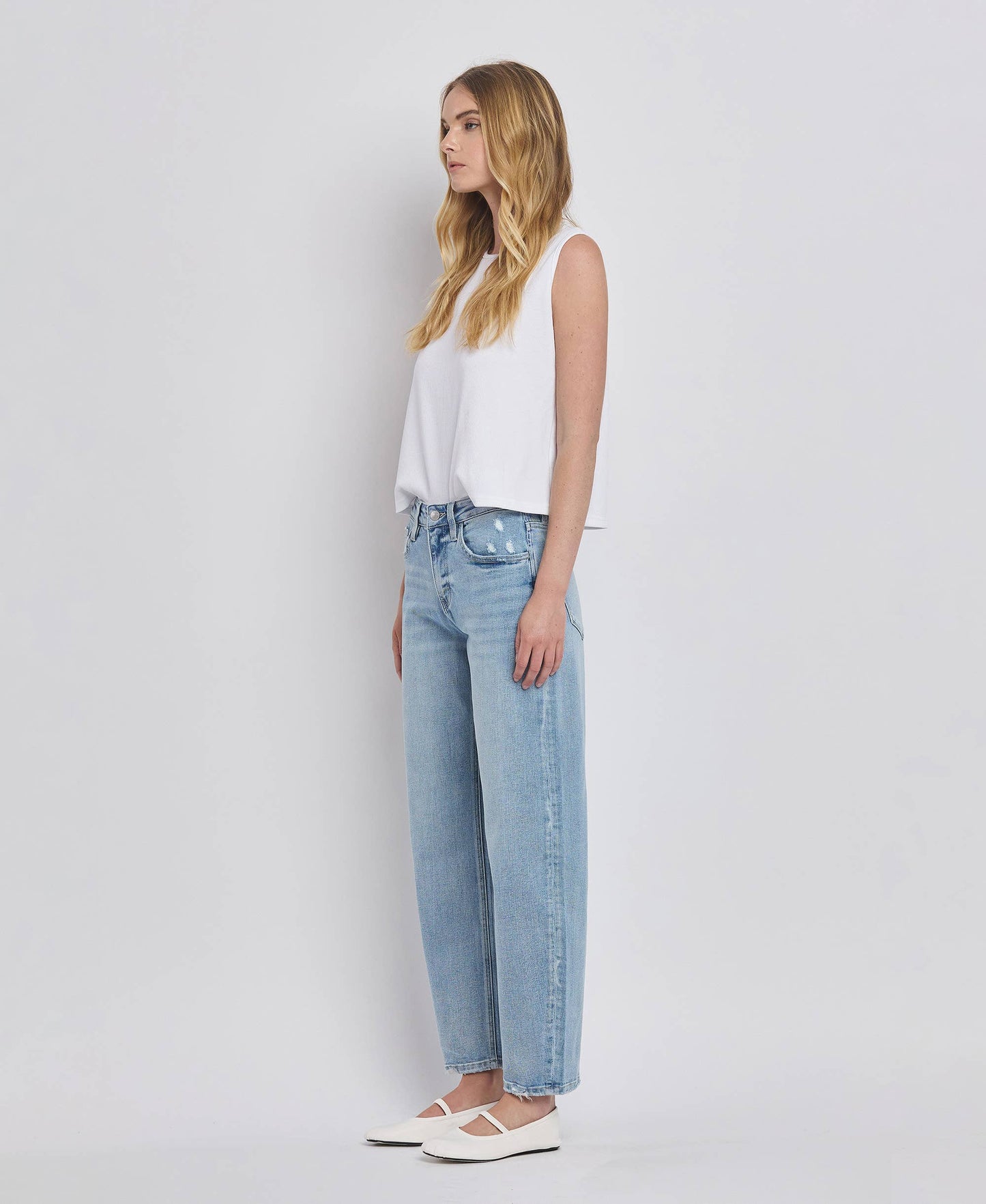 HIGH RISE BARREL LEG JEANS LV1407