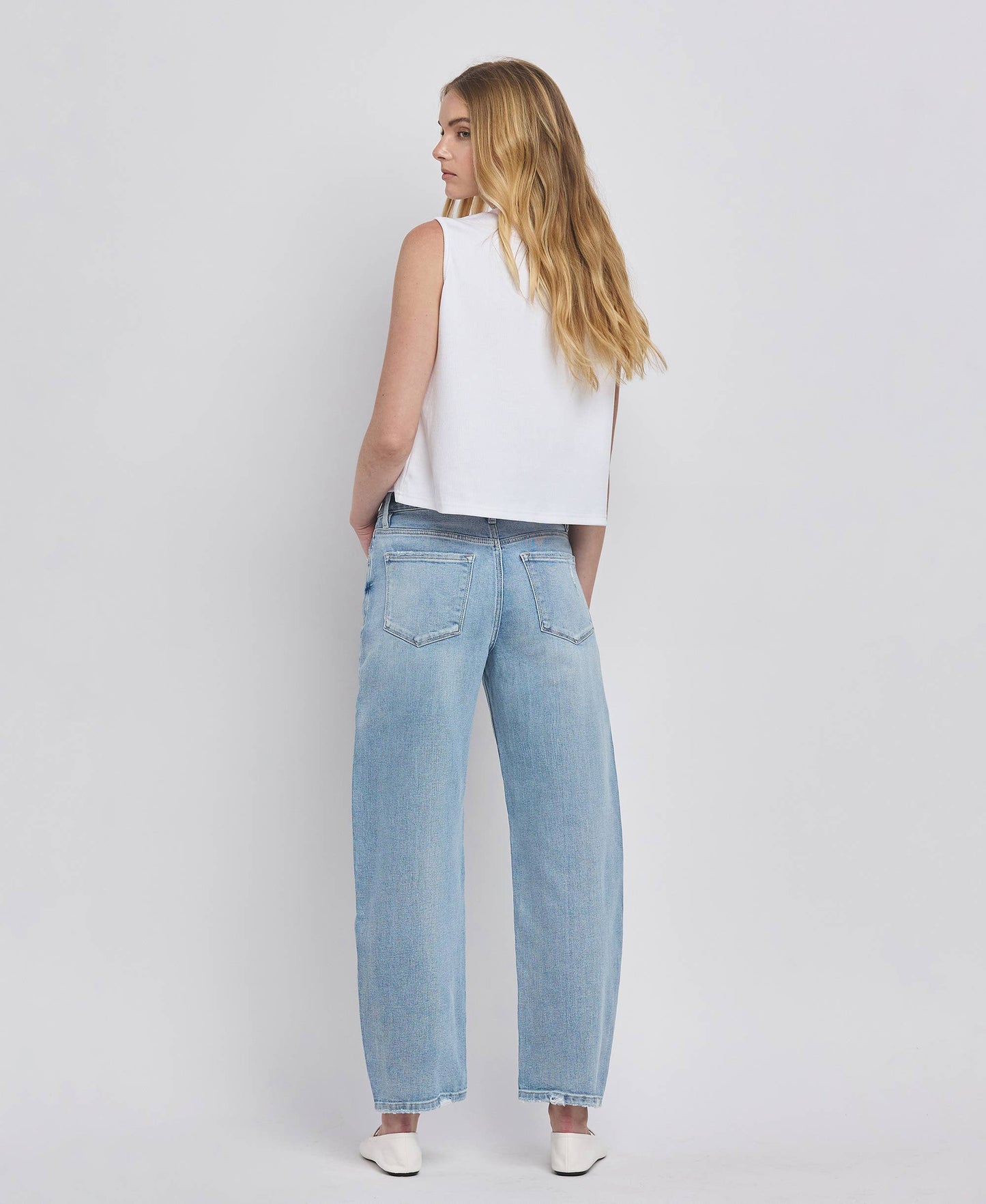 HIGH RISE BARREL LEG JEANS LV1407