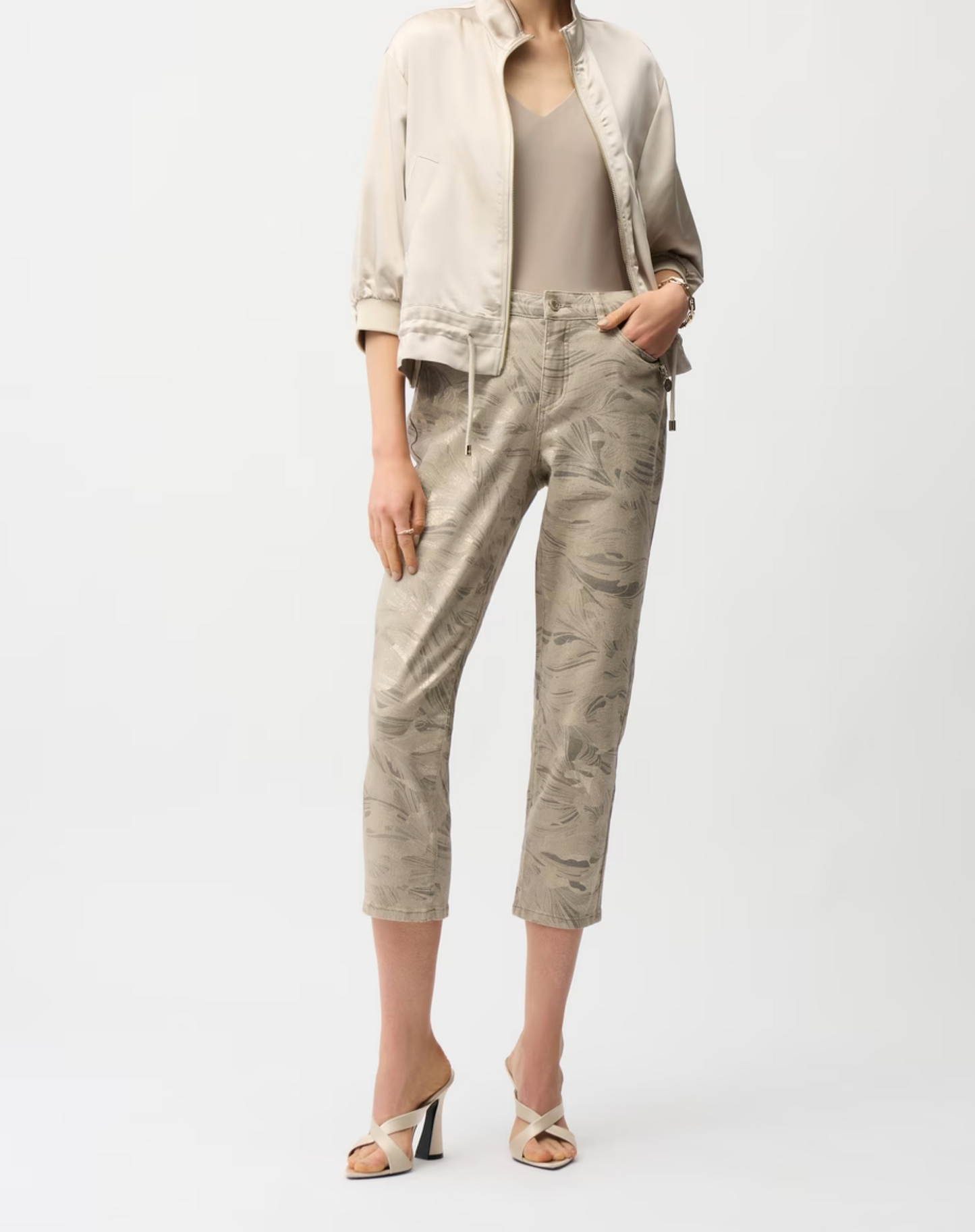 Slim Cropped Floral Trousers Style 261959